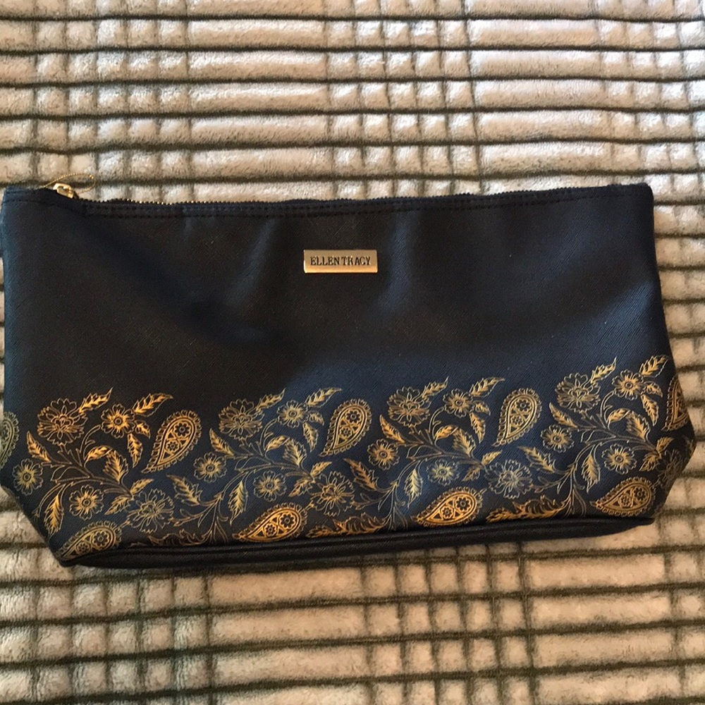 NEW Ellen Tracy Bag